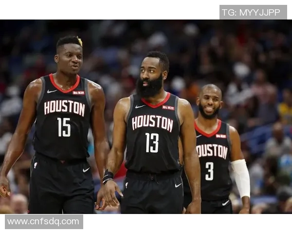 勇士与快船激战正酣赛场精彩瞬间回顾与分析