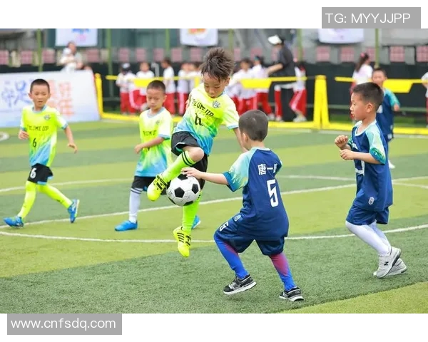 民族足球迎战索尔美洲全力争胜展现团队精神与竞技风采 民族足球迎战索尔美洲全力争胜展现团队精神与竞技风采